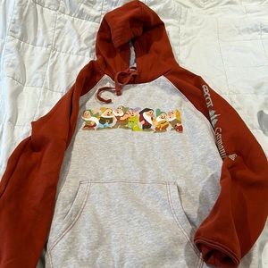 Disney Parks 7 Dwarfs Epcot Germany Pavilion size large hoodie